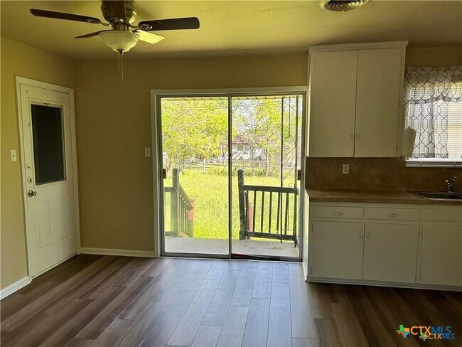 Building Photo - 1317 Zephyr Rd