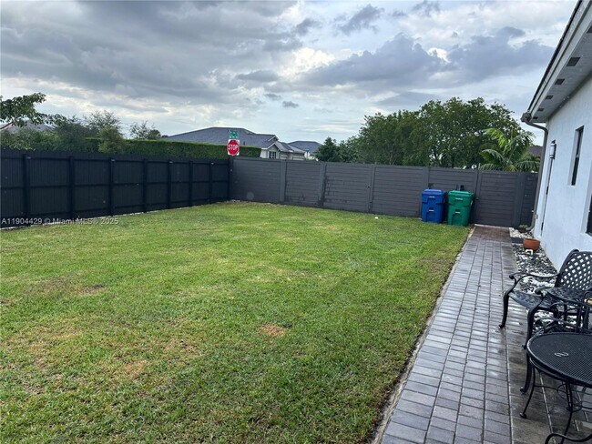 Building Photo - 30806 SW 192nd Ave