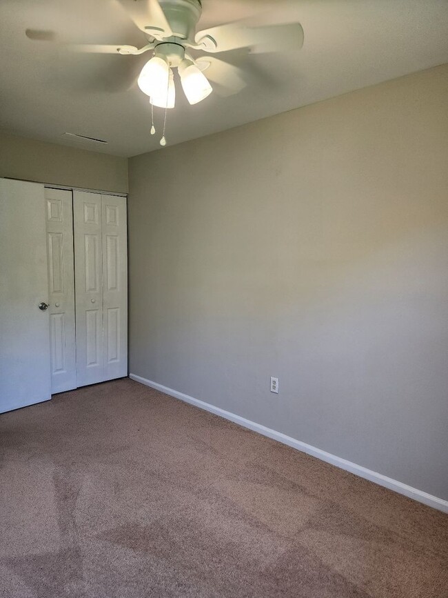 Building Photo - COMING SOON - TOWNHOUSE IN NEWARK/BEAR AREA