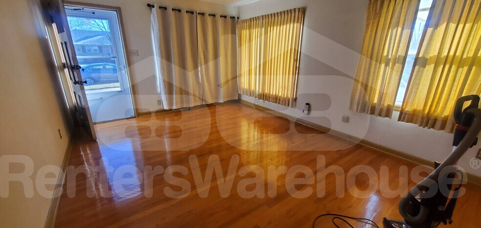 Building Photo - 3353 S 63rd St