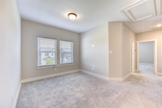 Building Photo - 18515 Parkland Row Dr