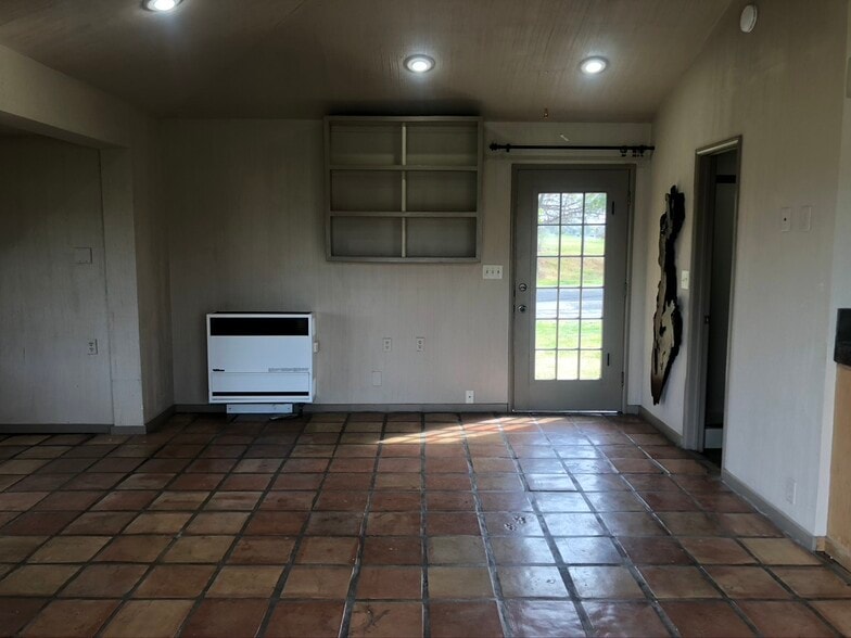 Building Photo - 1510 Fairway Dr