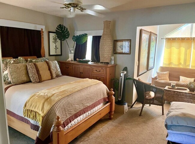 Building Photo - Luxury living with an Intracoastal view and direct access to dock, marina and lift