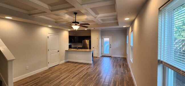 Building Photo - Townhome for rent