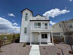 Building Photo - Modern 3-Level Home with Dual Balconies, Open Floor Plan & Bonus Flex Space