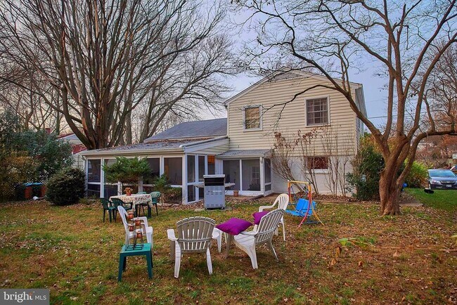 Building Photo - 3812 Wexford Dr