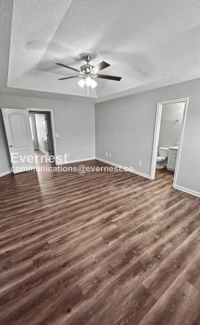 Building Photo - 8644 Thomas Ln