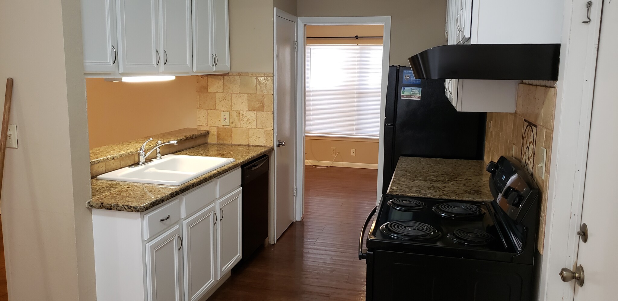 Kitchen - 4103 Willow Green Drive