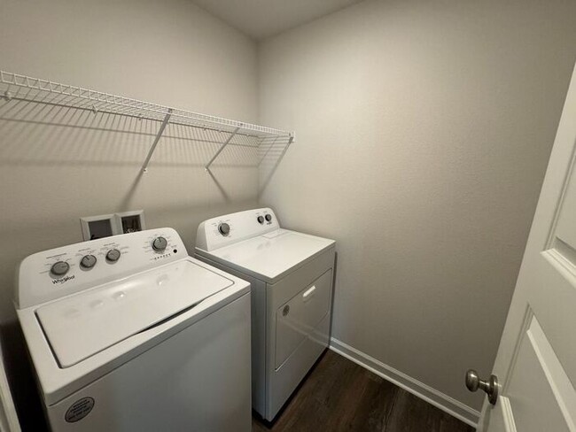 Building Photo - Pensacola - Deer Run - 4 bed, 2 bath w/ co...