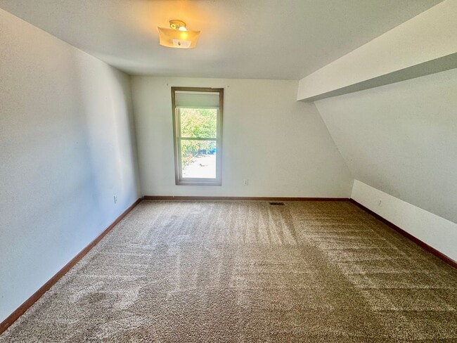 Building Photo - 304