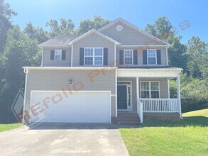 Building Photo - Wonderful 4 Bedroom 2.5 Bath, With Fresh P...