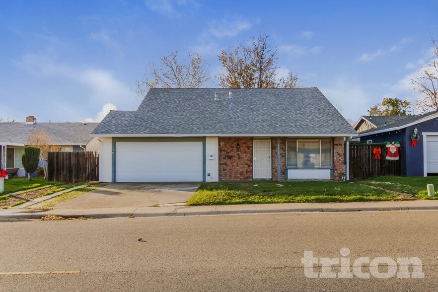 Building Photo - 4673 Tallyho Dr