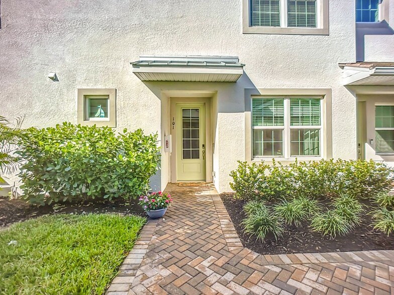 Building Photo - 4664 Arboretum Cir