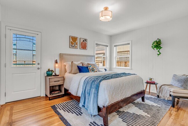 Building Photo - Charming Updated Oakland Home for Lease
