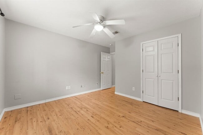 Building Photo - 25 Capewood Ct