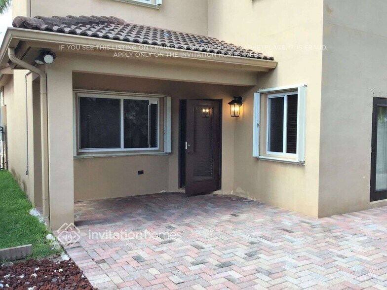Building Photo - 16349 SW 50th Terrace