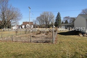 Building Photo - 202 E Dean Ave