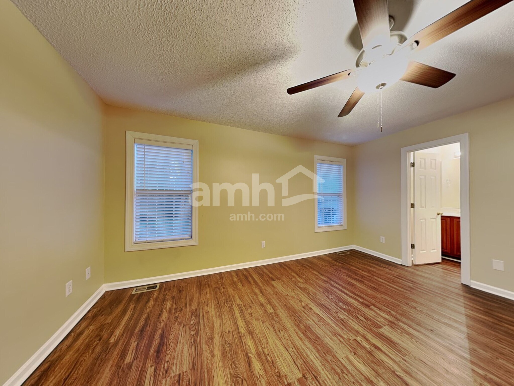 Building Photo - 1009 Loch Lomond Cir