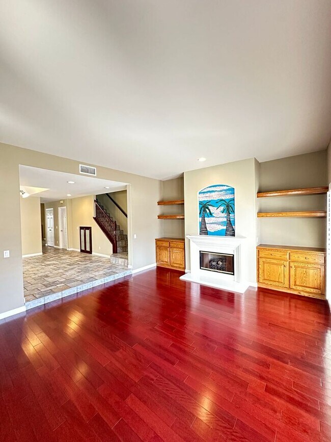 Building Photo - Downtown Huntington Beach - Beachfront Gorgeous Home - Stunning Remodel!!!