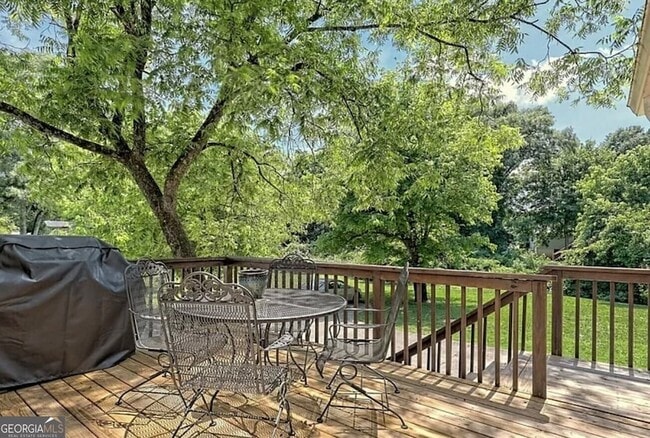 Building Photo - 643 Washington St