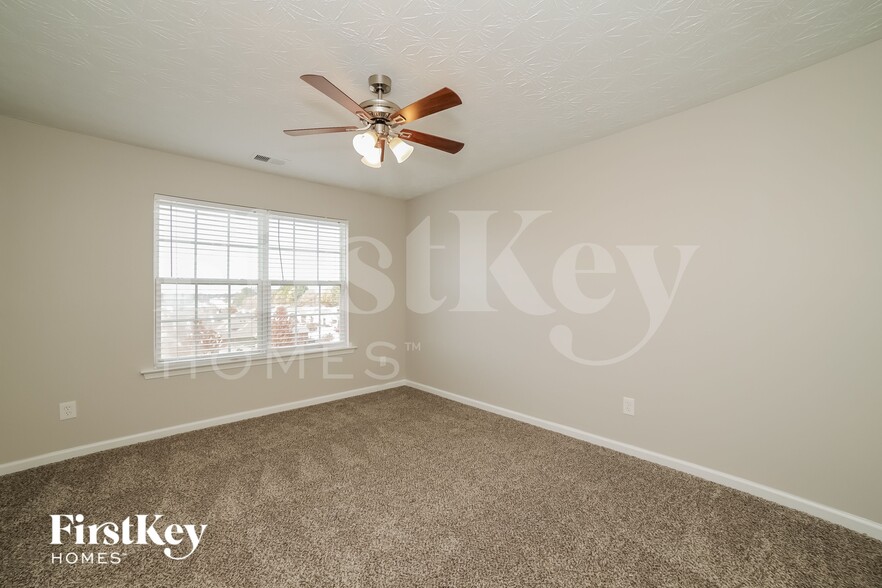 Building Photo - 2046 Dartmoth Way