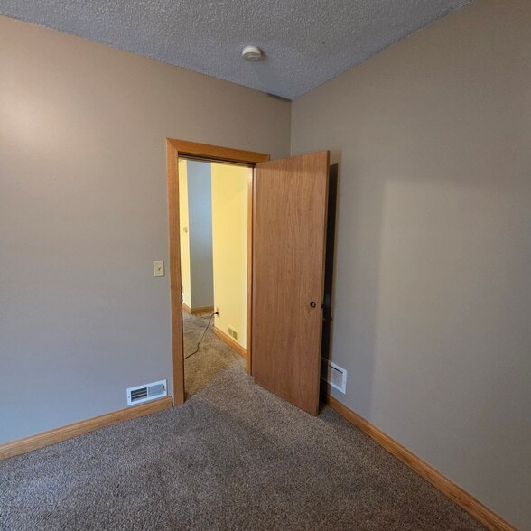 Bedroom #1 - 508 Cross St