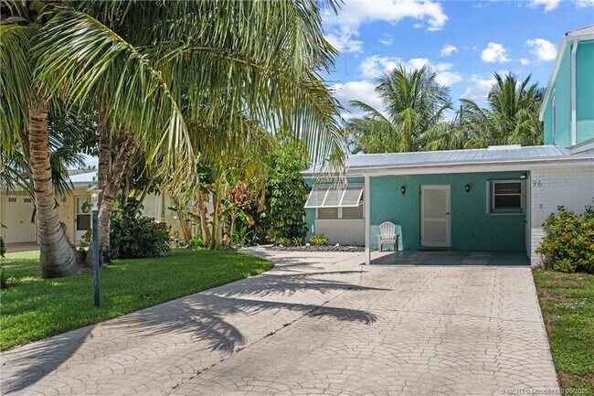 Building Photo - 96 Aqua Ra Dr