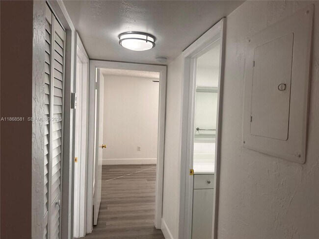 Building Photo - 7231 Miami Lakes Dr