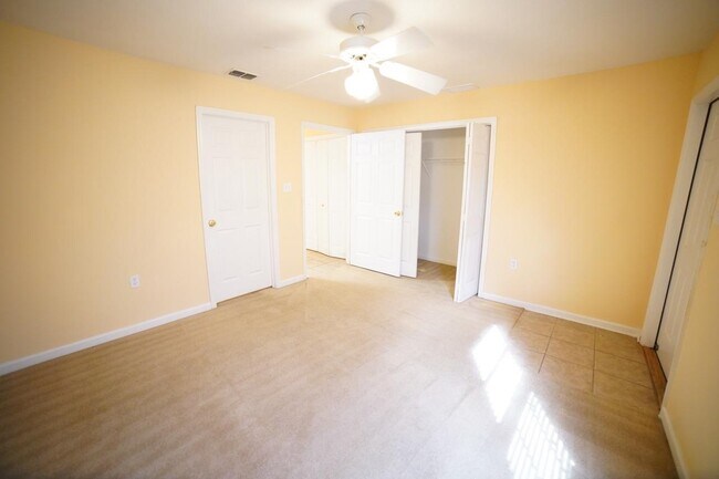 Building Photo - 2738 W Tharpe St