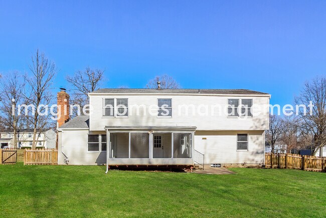 Building Photo - Large, Beautiful 4-Bedroom Colonial Home i...