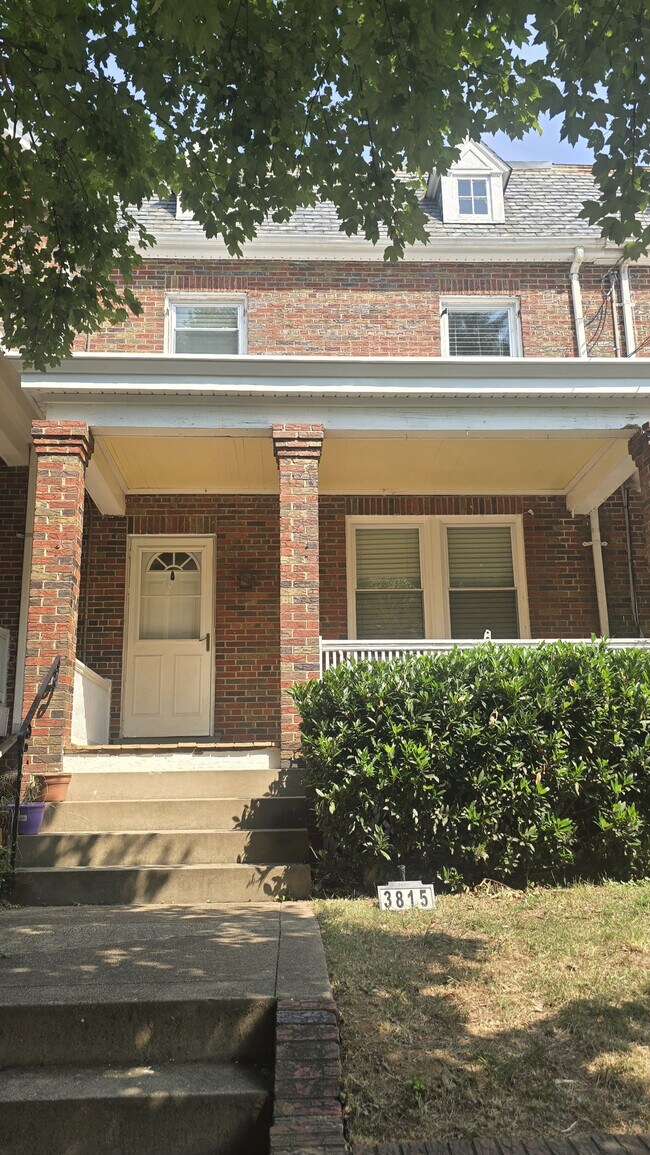 Building Photo - 3815 W St NW