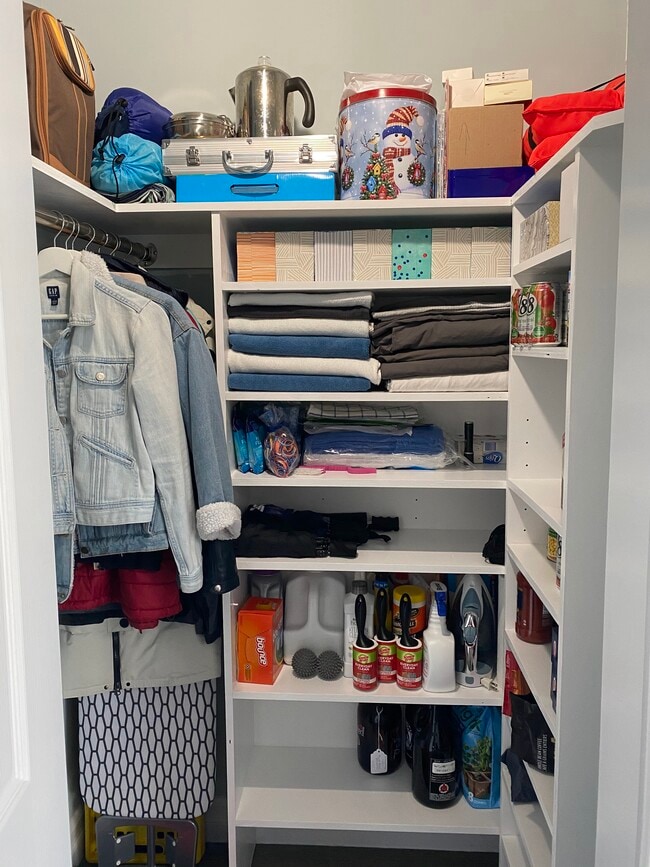 Building Photo - 37 Spruce St