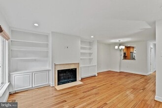 Building Photo - 4214 Embassy Park Dr NW