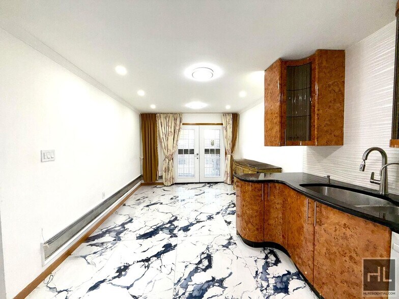 Building Photo - 63 AVENUE