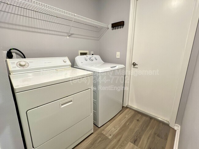 Building Photo - 2669 Lantana Lakes Dr E