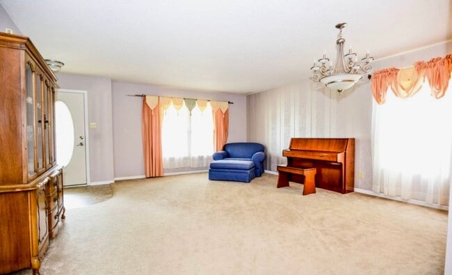 Building Photo - SPACIOUS 2 STORY HOUSE