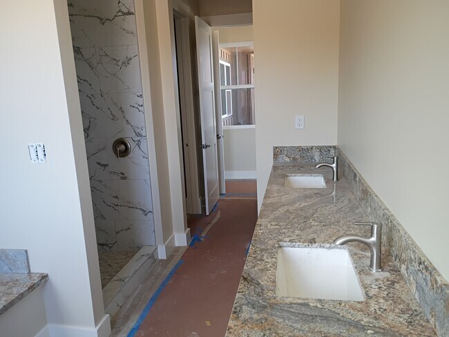 Building Photo - 257 Hokiokio Pl