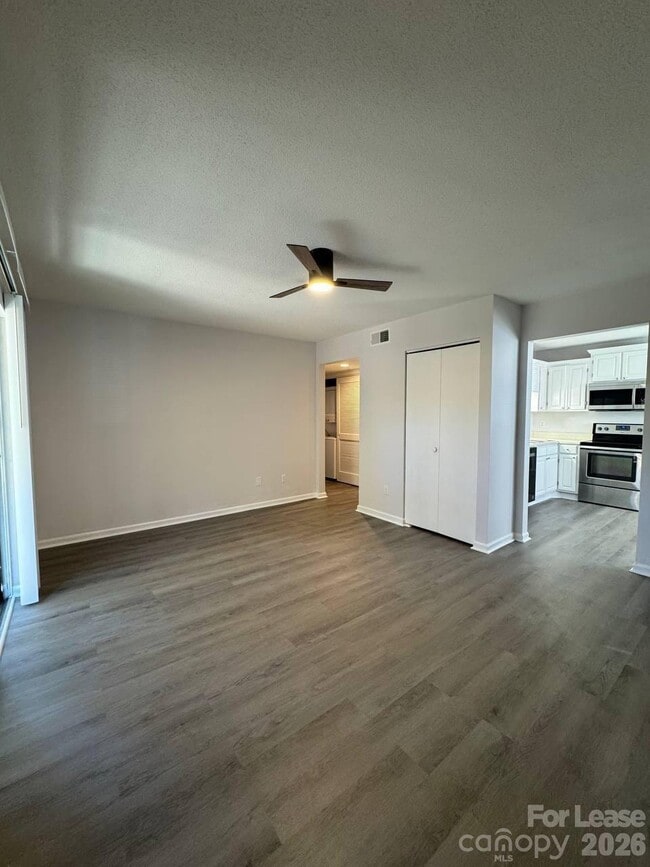 Building Photo - 1466 Riverwood Ct