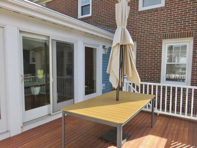 Building Photo - 35 Lovell Rd