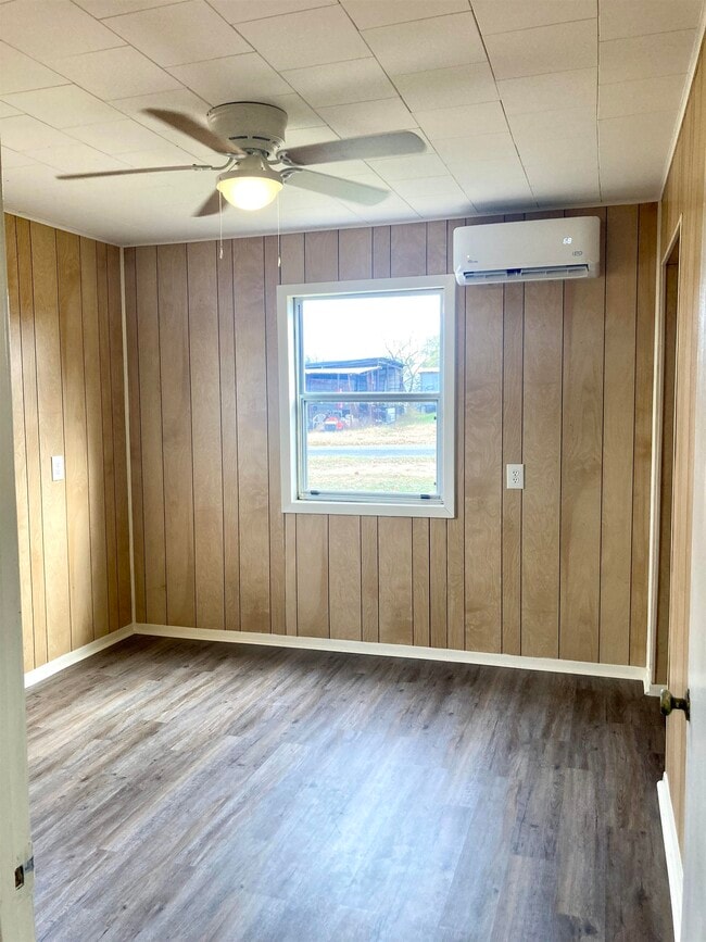 Building Photo - 703 W Ollie St