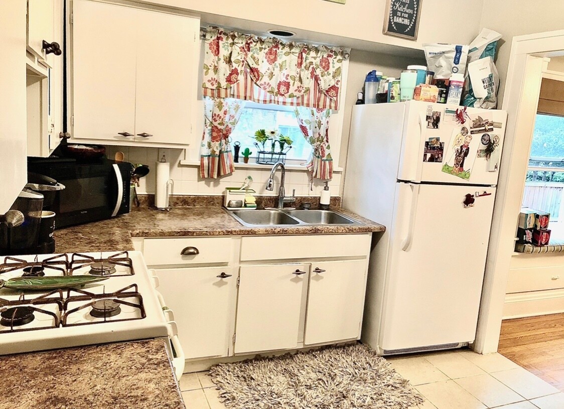 Building Photo - 1124 Summit Ave