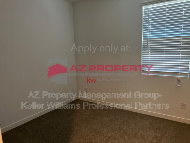 Building Photo - 12481 W Kaler Dr