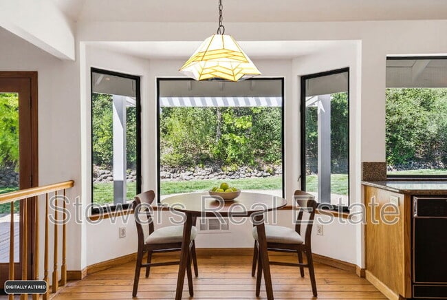 Building Photo - 618 Banister Ln