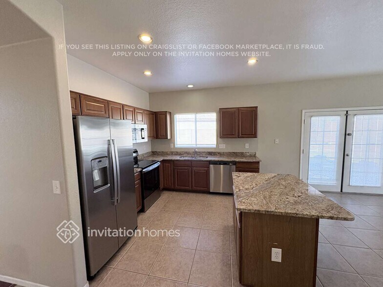 Building Photo - 2509 N Silverado