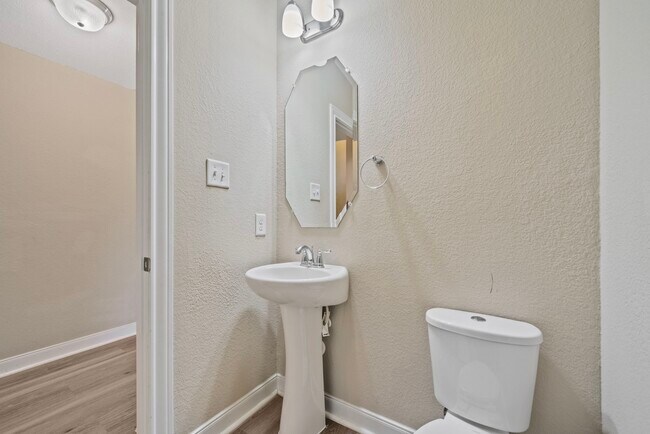 Building Photo - 22523 Birch Ridge Meadow Dr