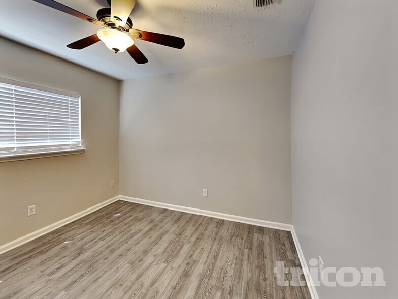 Building Photo - 2407 Springridge Dr