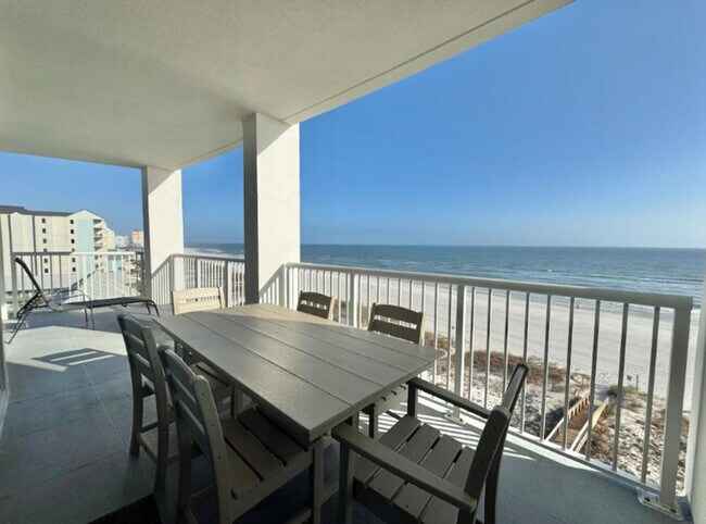 Building Photo - 521 W Beach Blvd