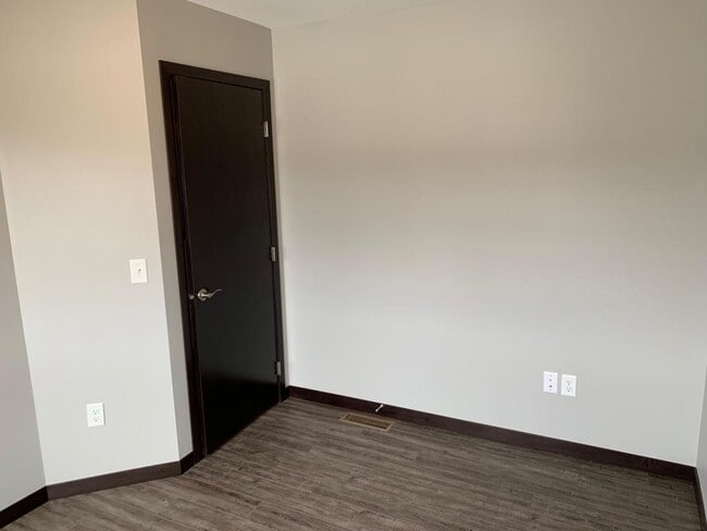 Building Photo - 1525 Ohana Ave