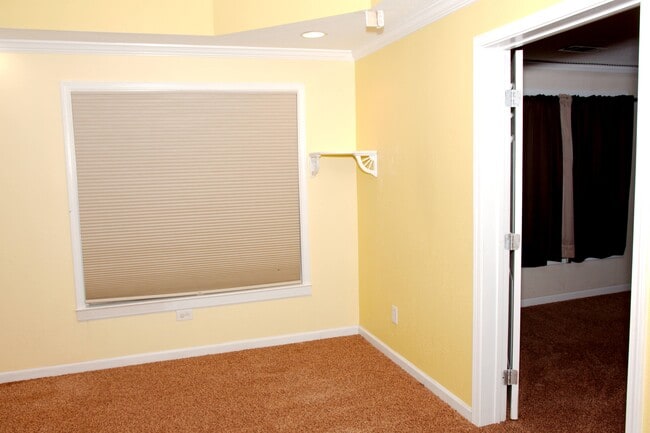 Building Photo - 2927 Arbor Creek Ln