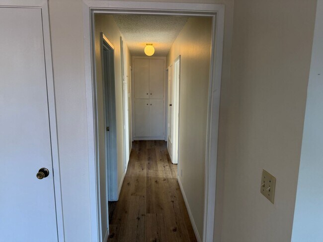 Building Photo - East Ventura